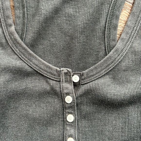 Ribbed Button-Front Tank Top - Picture 2 of 3